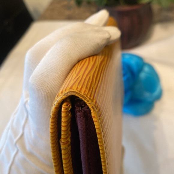 Louis Vuitton Sarah Wallet - Picture 5 of 10